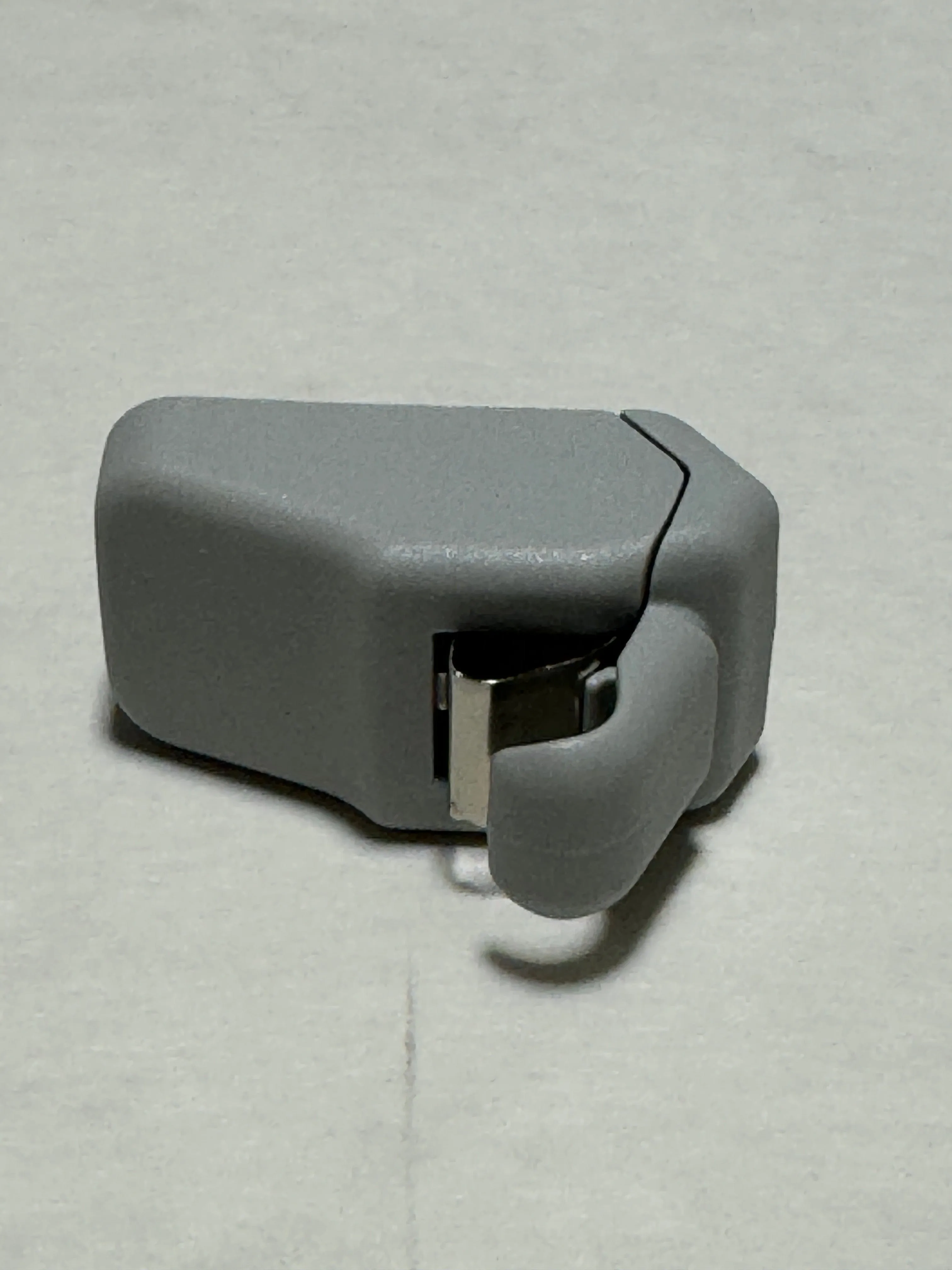 2014-2017 Fiat 500L (1) Interior Sun Visor Support Clip OEM new